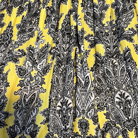 Yellow Paisley Women’s Blouse - Picture 2 of 4